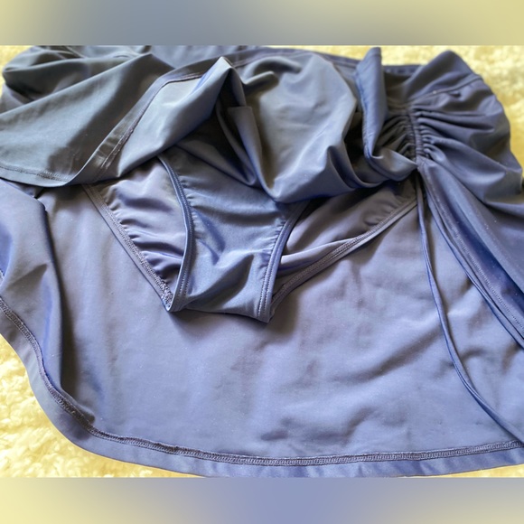 Plus size Navy blue 3x swim bottoms with skirt NWT. - Picture 3 of 5